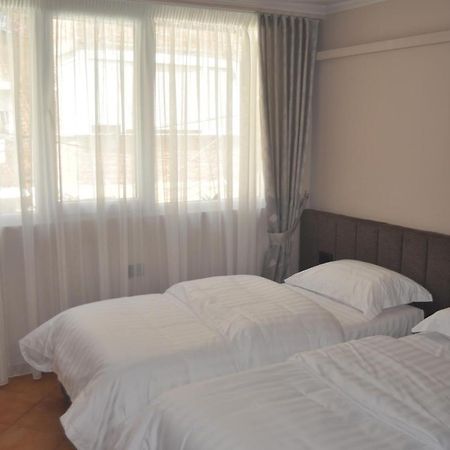 Bliri Myslym Shyri Apartment Тирана Екстериор снимка