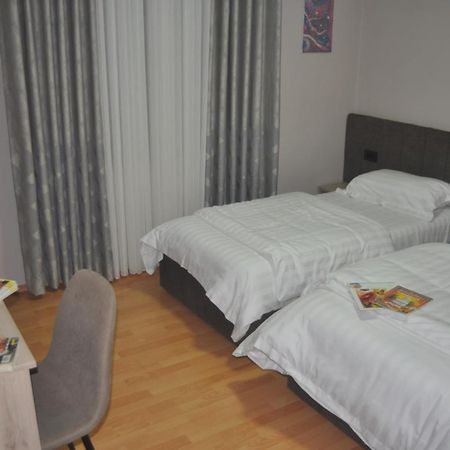 Bliri Myslym Shyri Apartment Тирана Екстериор снимка