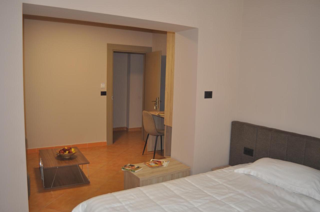 Bliri Myslym Shyri Apartment Тирана Екстериор снимка