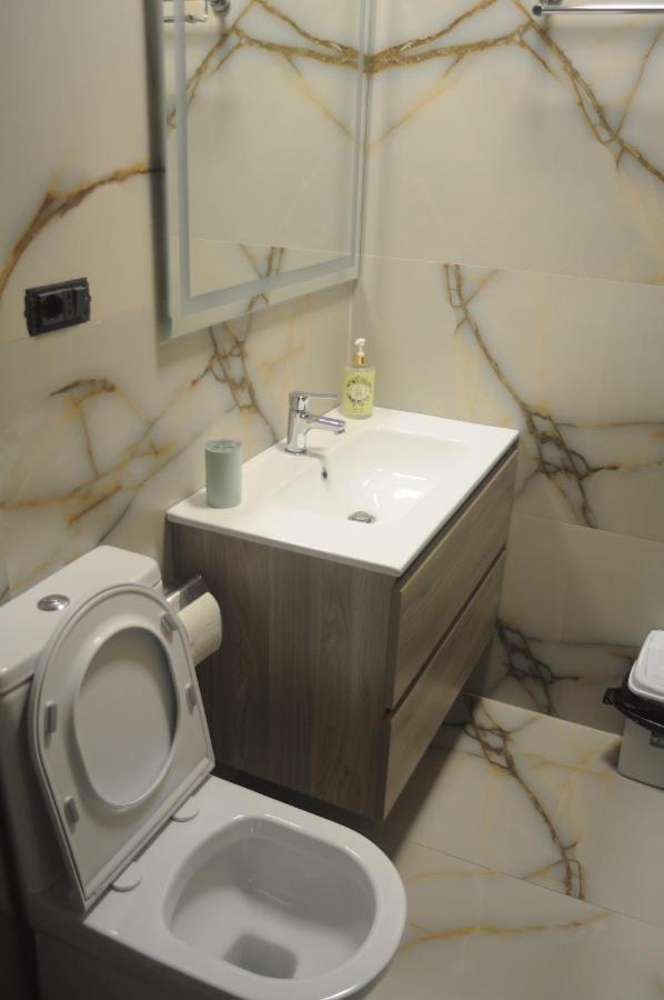 Bliri Myslym Shyri Apartment Тирана Екстериор снимка