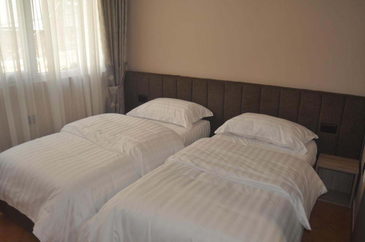 Bliri Myslym Shyri Apartment Тирана Екстериор снимка