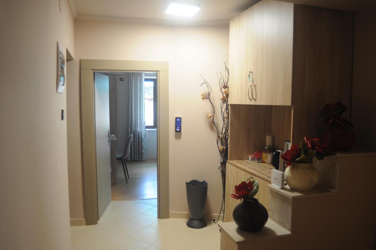 Bliri Myslym Shyri Apartment Тирана Екстериор снимка